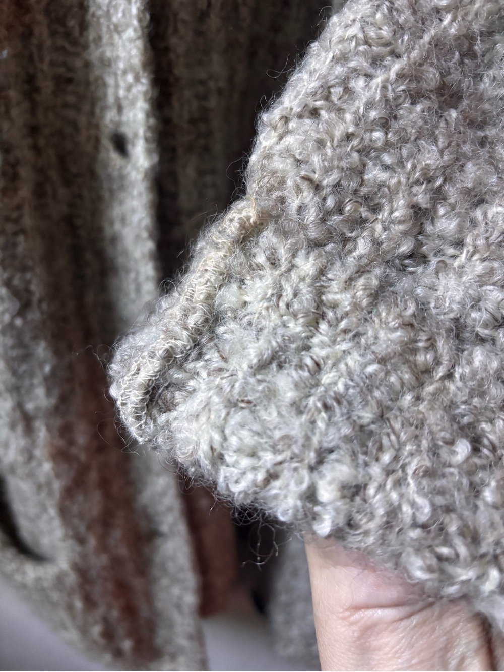 Cozy Vintage Women's Beige 100% Wool Chunky Bouclé Button-Up Cardigan Sweater - Picture 11 of 14